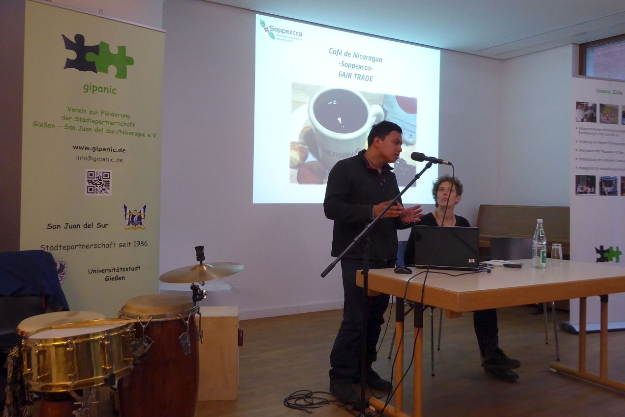 Manuel Chavarria, Mitglied der nicaraguanische Kaffee-Kooperative SOPPEXCCA und Lydia Koblofsky